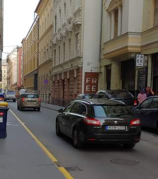 A Nagy Diófa utca lett az új fő “bekötő” utca a Wesselényi utcától a Rákóczi út