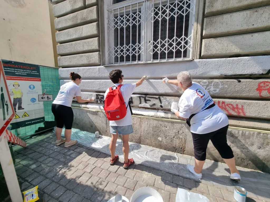Dembinszky utca grafiti mentesítés