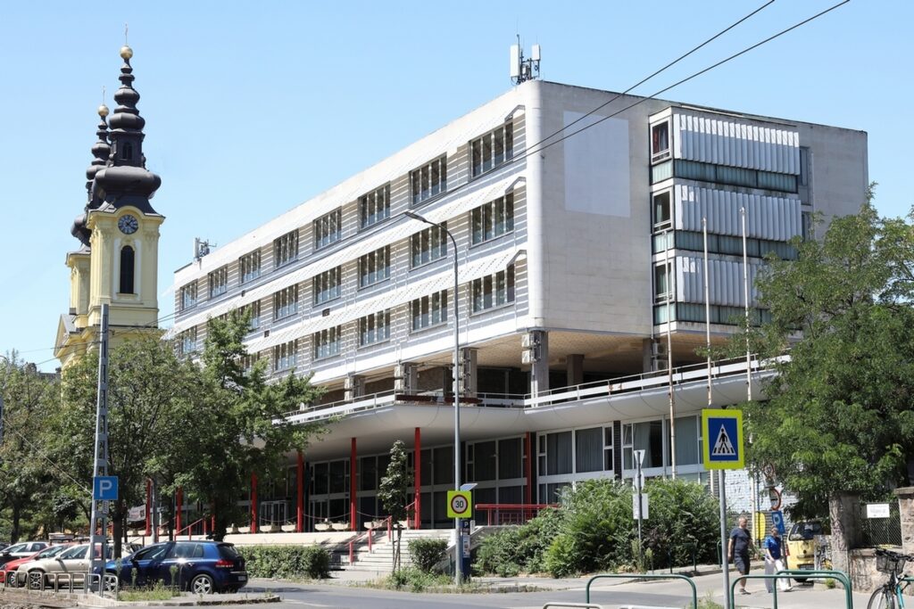 Egy évnyi haladék a Feneketlen-tó mellett