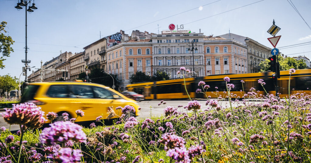 Gödörből lett palotás csomópont az Oktogon